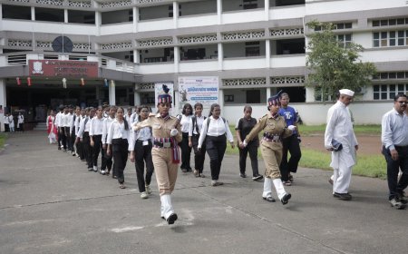 क्रांती दिनी मीरा-भाईंदरच्या स्वातंत्र्यसैनिकांना अभिवादन, शंकर नारायण महाविद्यालयाच्या विद्यार्थ्यांनी नवघर नाका येथील स्मारकाला दिली मानवंदना